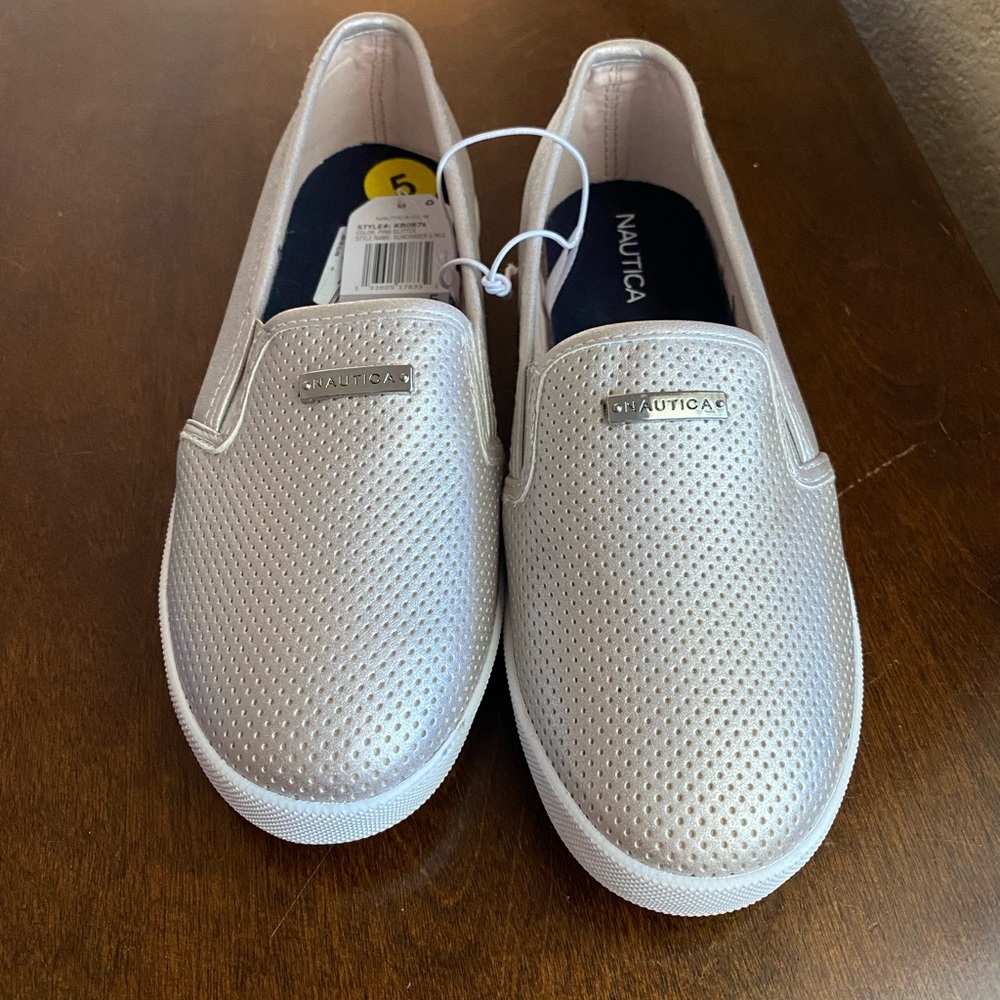 Nautica flats slip on shoes women's sz 5 silver